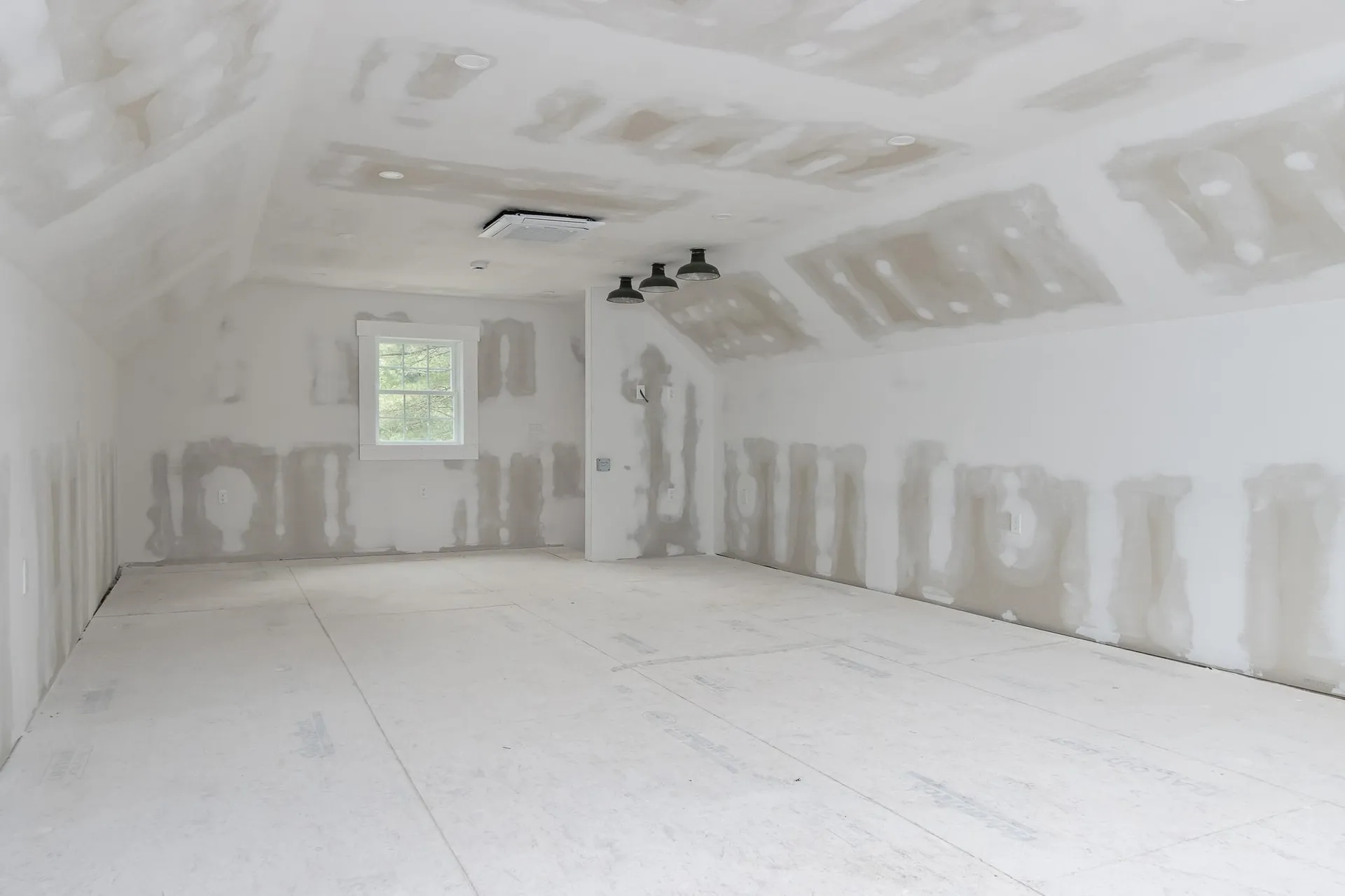 24 Deerfield Road Allenstown NH 03275