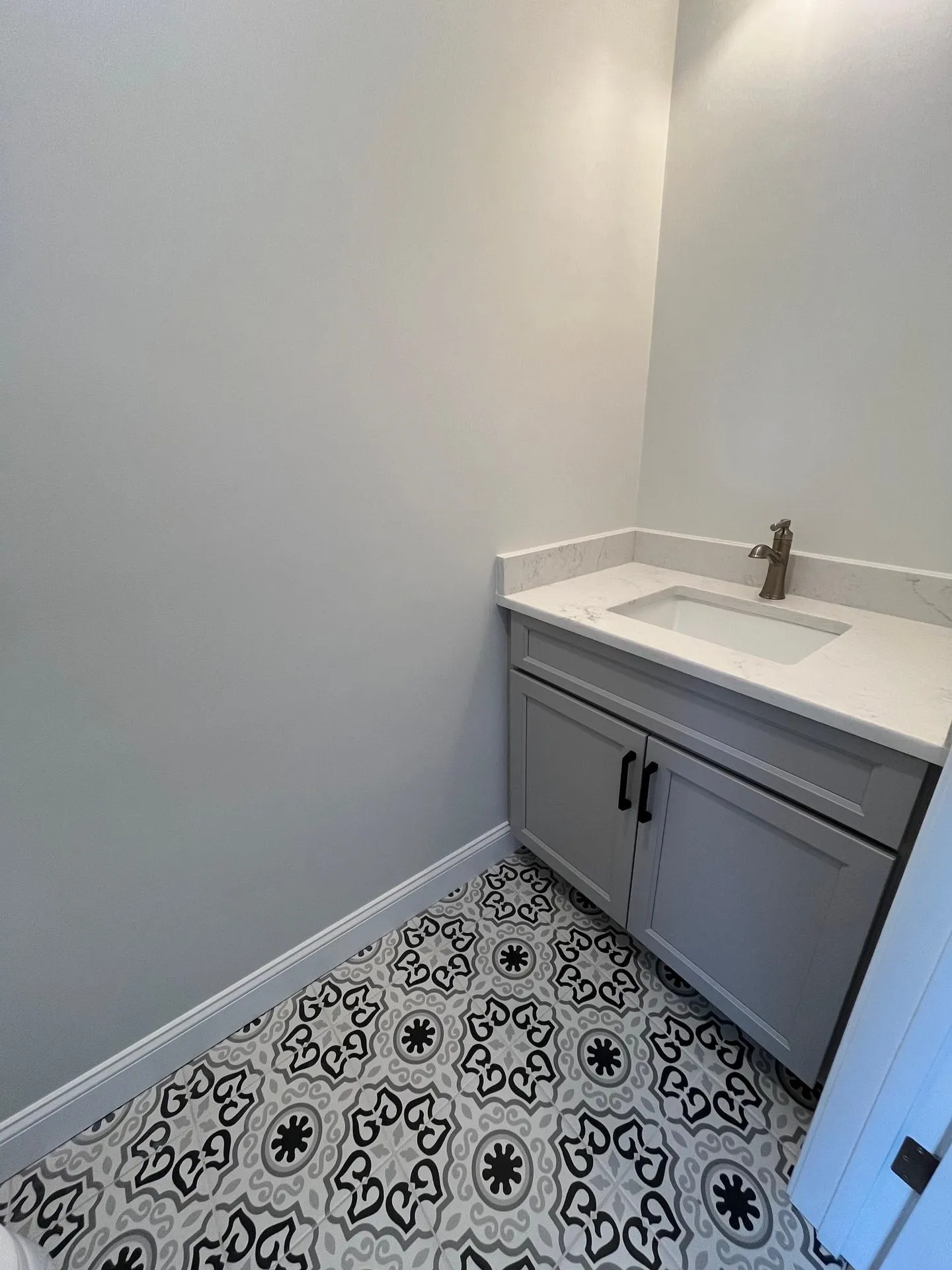 1 Kinsman Lane Windham NH 03087-1352