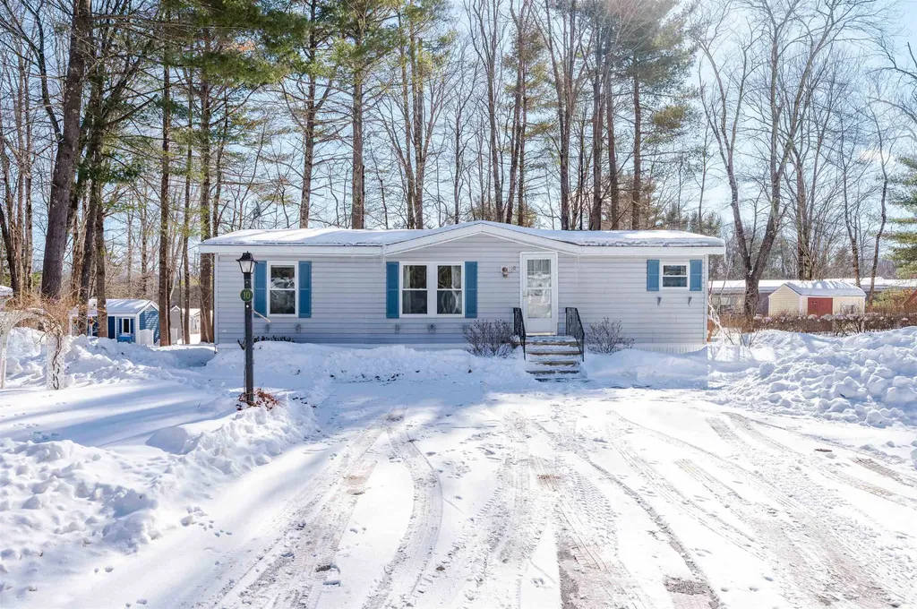 10 York Court Rochester NH 03868