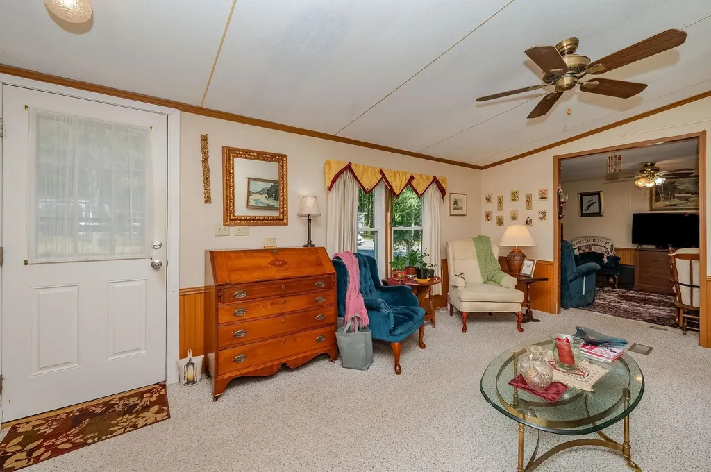 10 York Court Rochester NH 03868