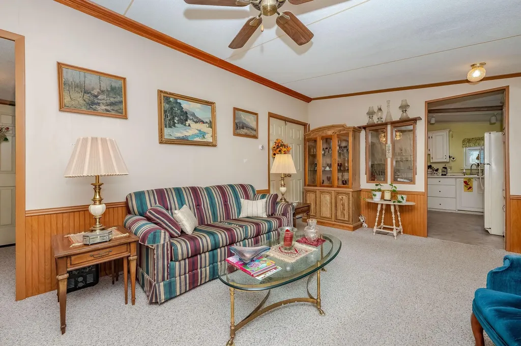 10 York Court Rochester NH 03868