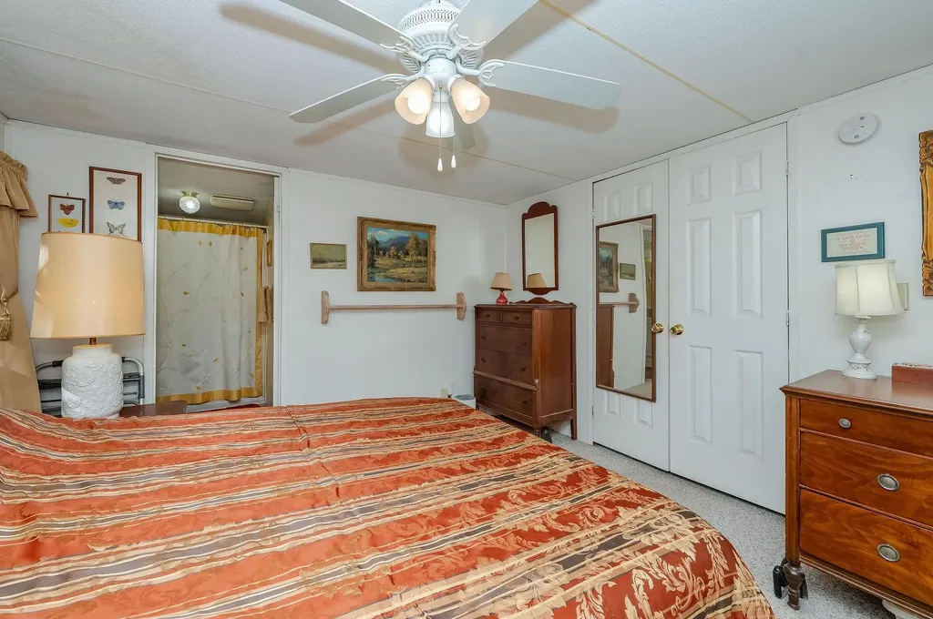 10 York Court Rochester NH 03868