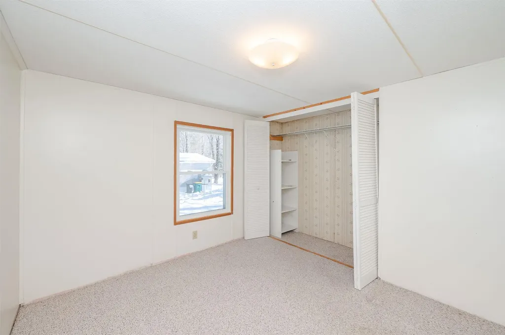 10 York Court Rochester NH 03868