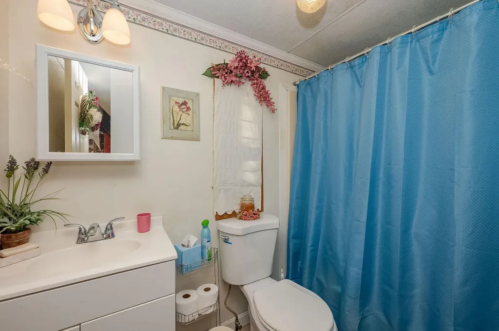 10 York Court Rochester NH 03868