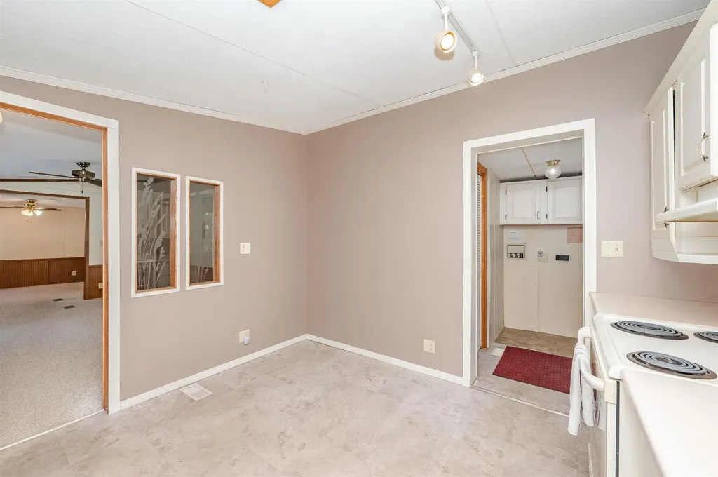 10 York Court Rochester NH 03868