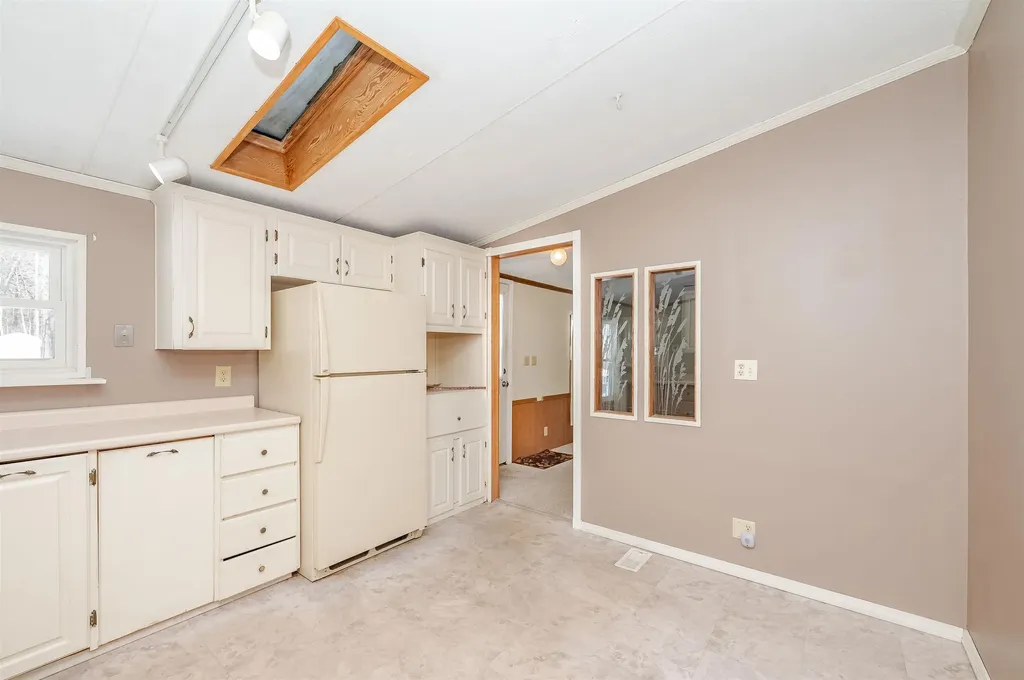 10 York Court Rochester NH 03868