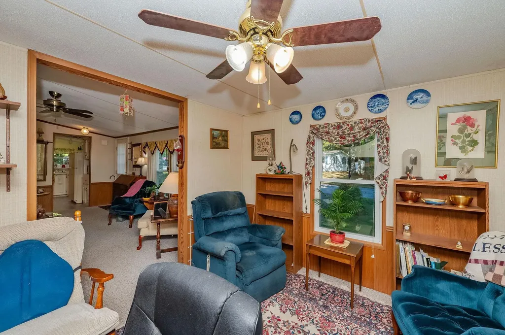 10 York Court Rochester NH 03868