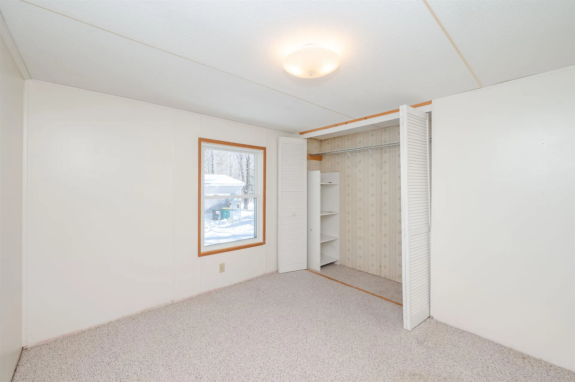 10 York Court Rochester NH 03868