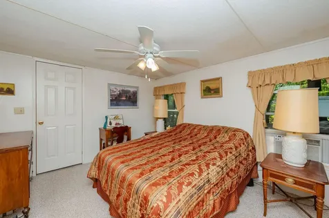 10 York Court Rochester NH 03868