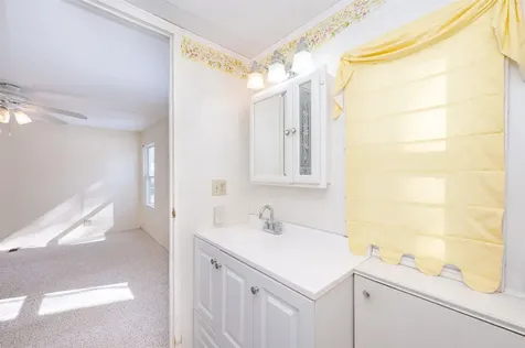 10 York Court Rochester NH 03868