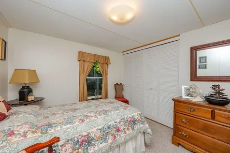 10 York Court Rochester NH 03868