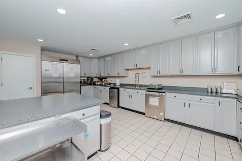 10 York Court Rochester NH 03868