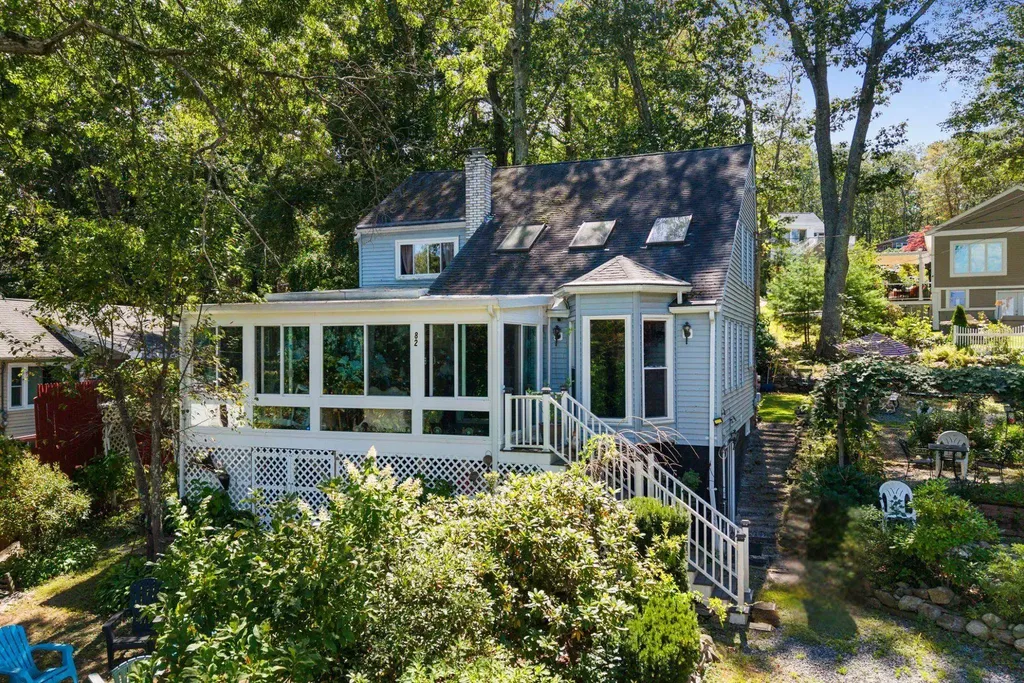 82 Shore Drive Salem NH 03079