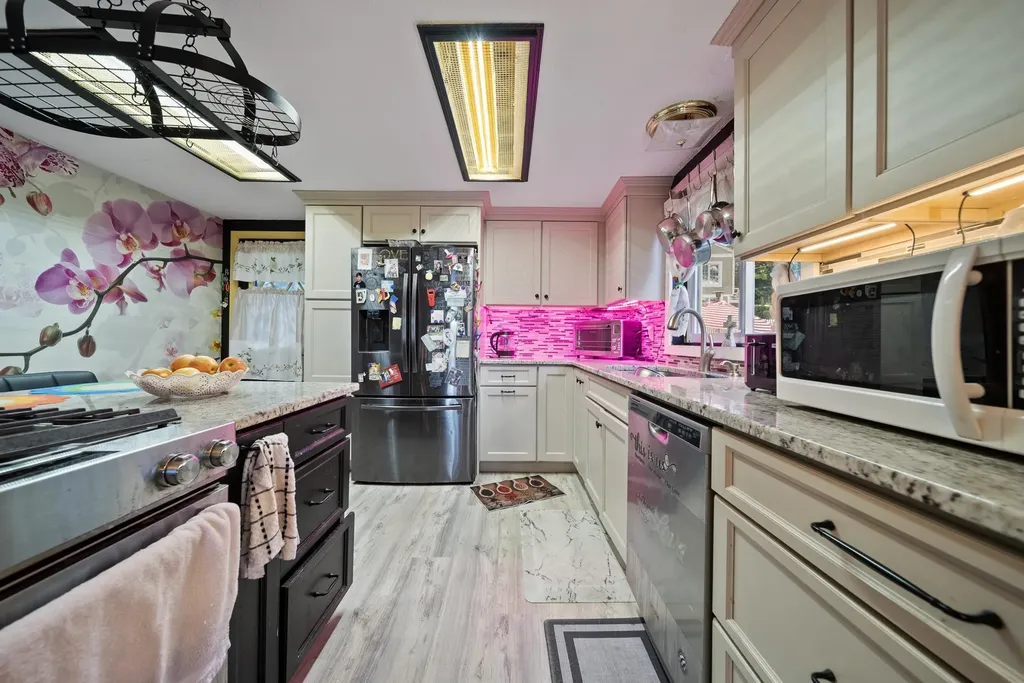 82 Shore Drive Salem NH 03079