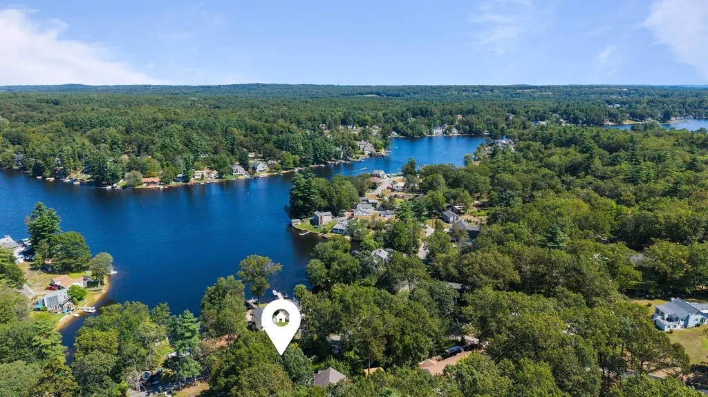 82 Shore Drive Salem NH 03079