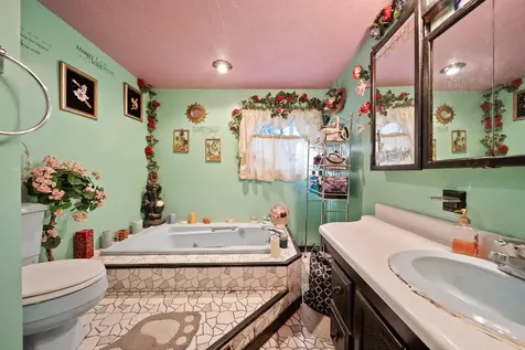 82 Shore Drive Salem NH 03079