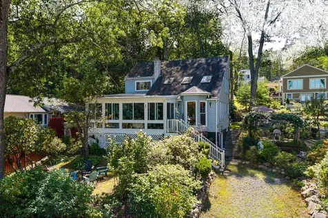 82 Shore Drive Salem NH 03079