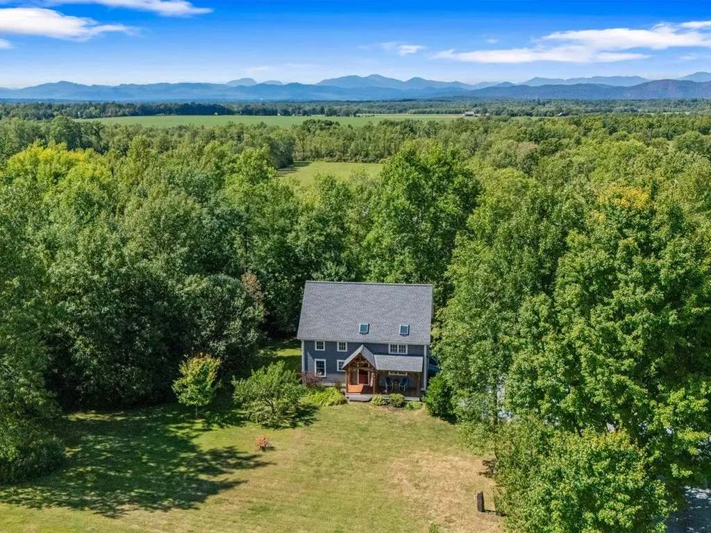 588 Round Barn Road Ferrisburgh VT 05456