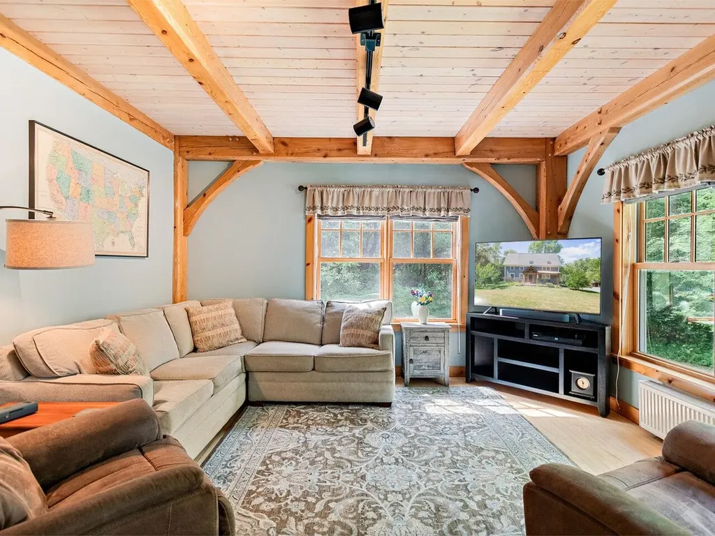 588 Round Barn Road Ferrisburgh VT 05456