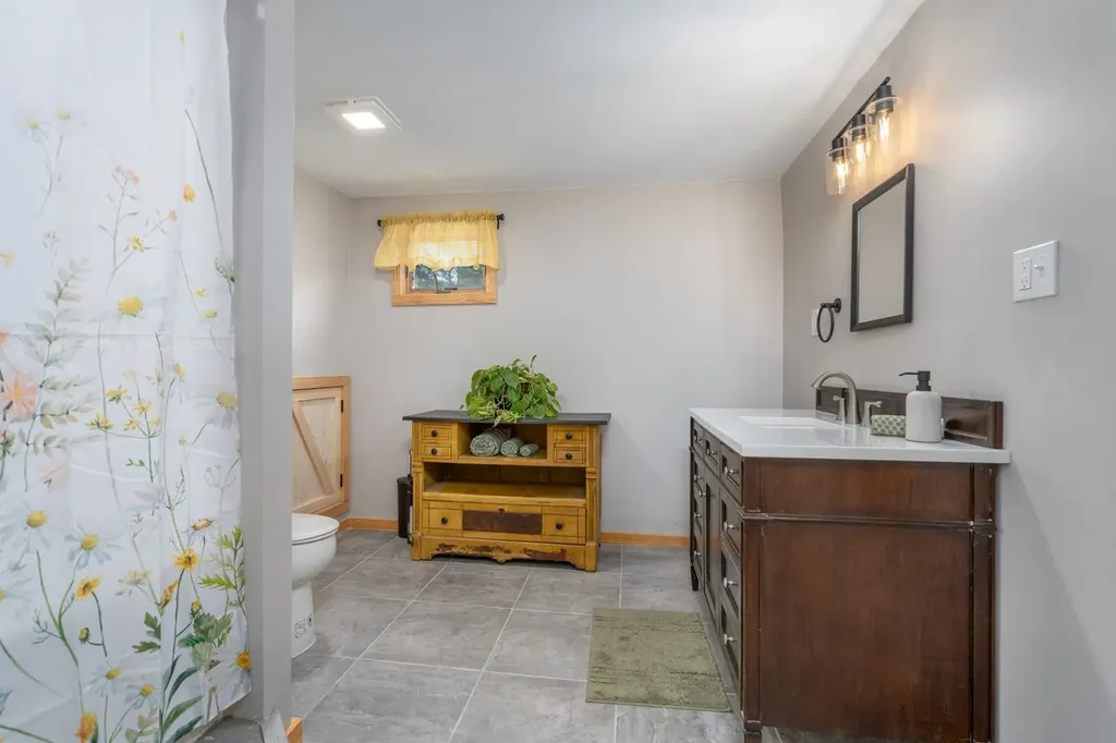 825 Second Crown Point Road Strafford NH 03884