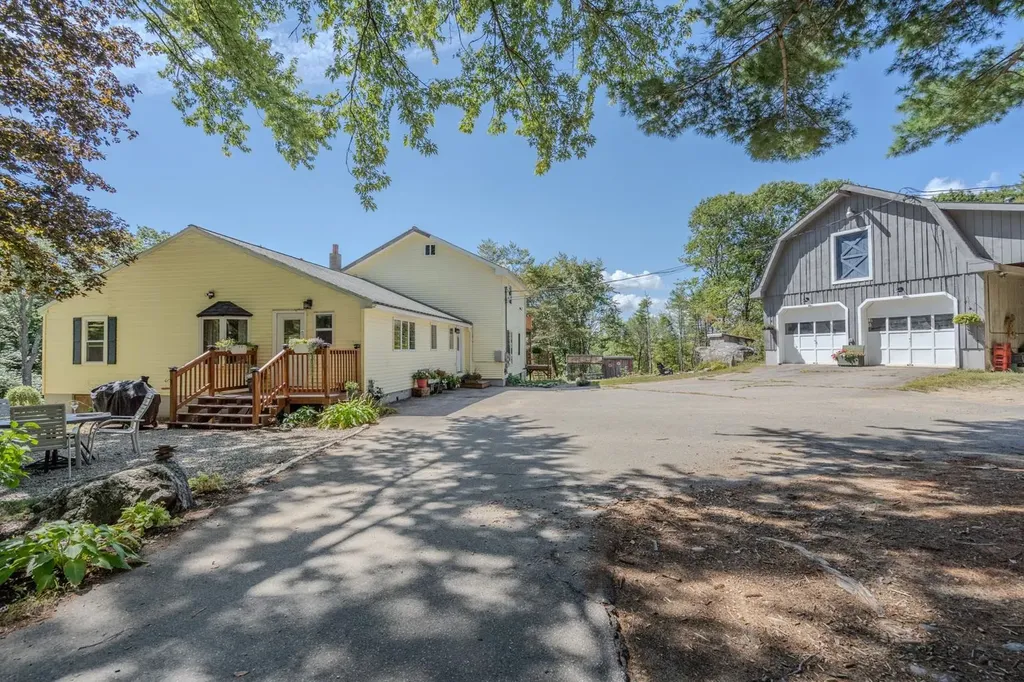 825 Second Crown Point Road Strafford NH 03884