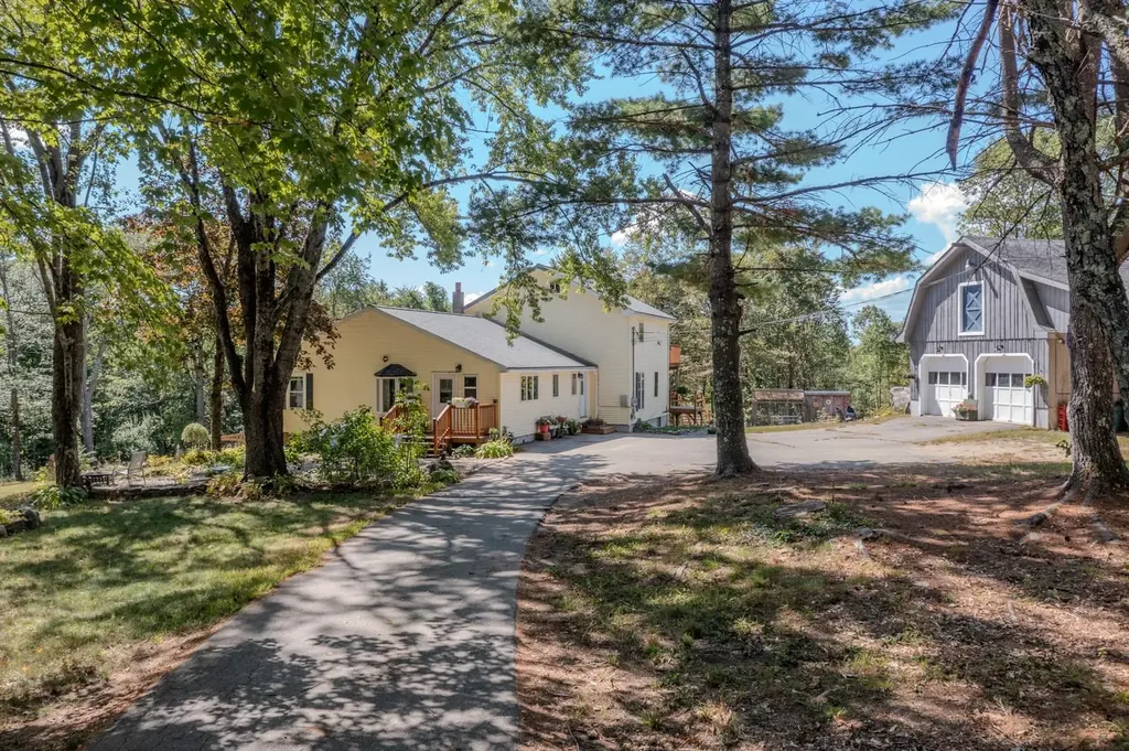 825 Second Crown Point Road Strafford NH 03884