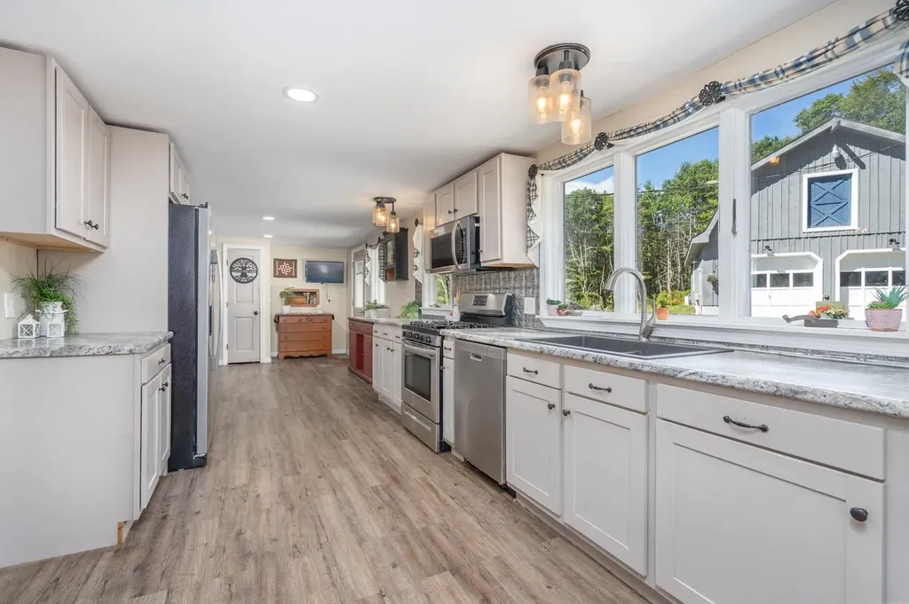 825 Second Crown Point Road Strafford NH 03884