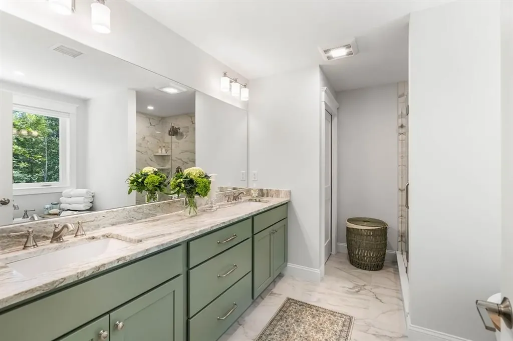 131 Exeter Road North Hampton NH 03862