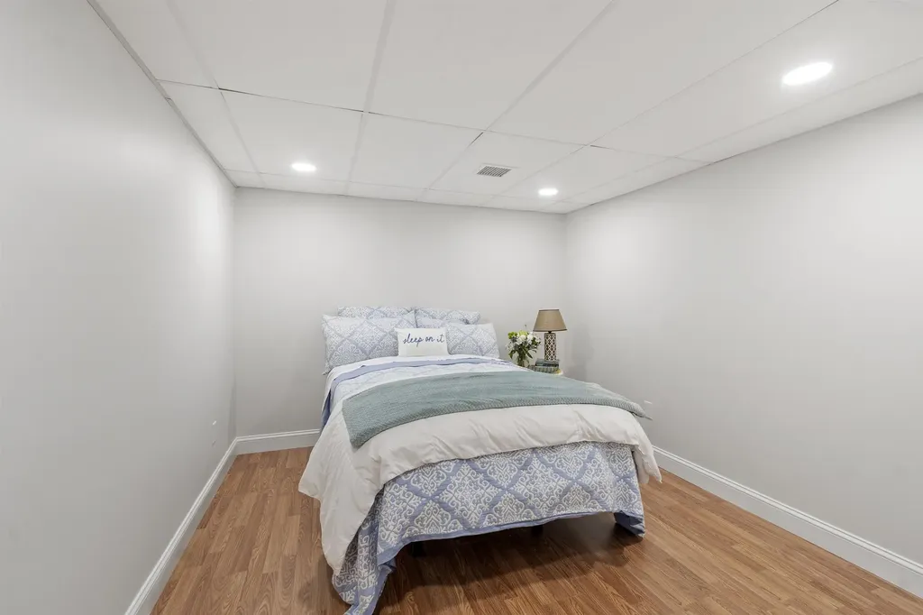 131 Exeter Road North Hampton NH 03862