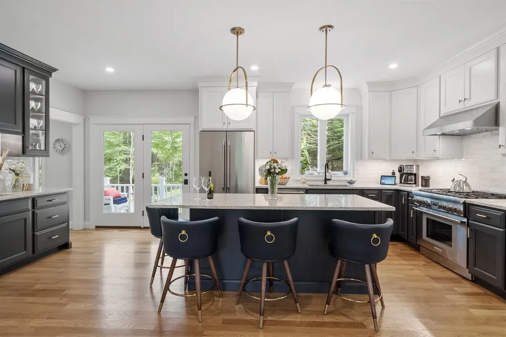 131 Exeter Road North Hampton NH 03862