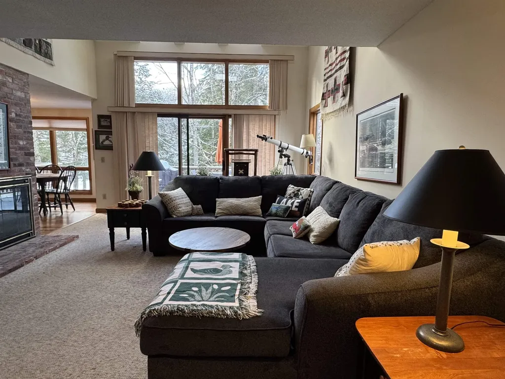 4 Pioneer Point Grantham NH 03753