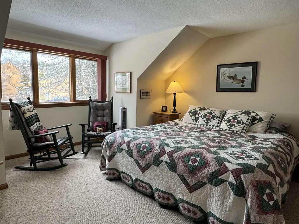 4 Pioneer Point Grantham NH 03753