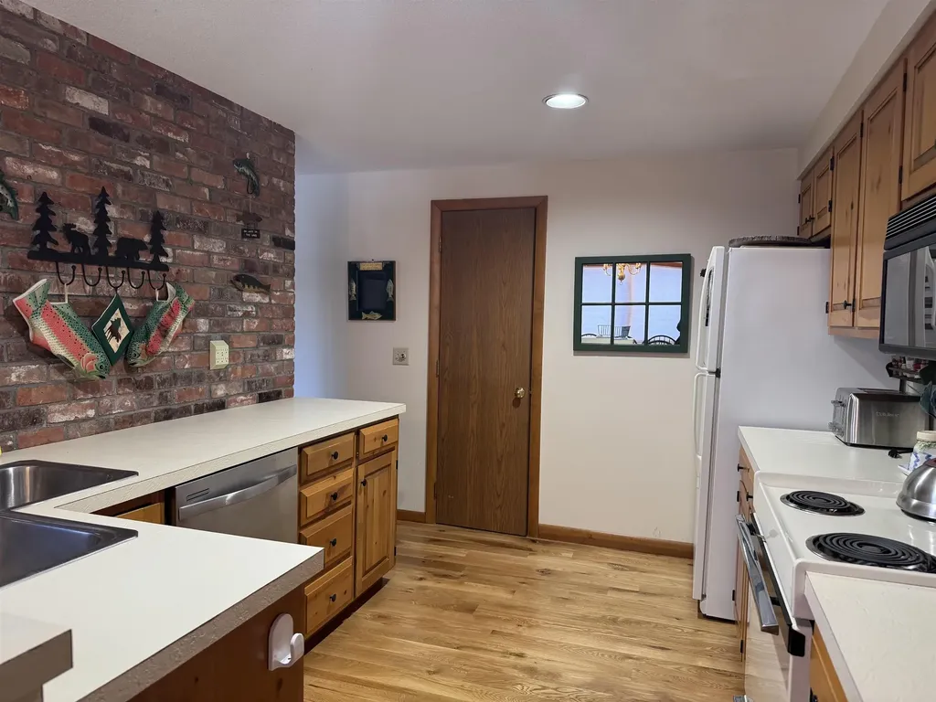 4 Pioneer Point Grantham NH 03753