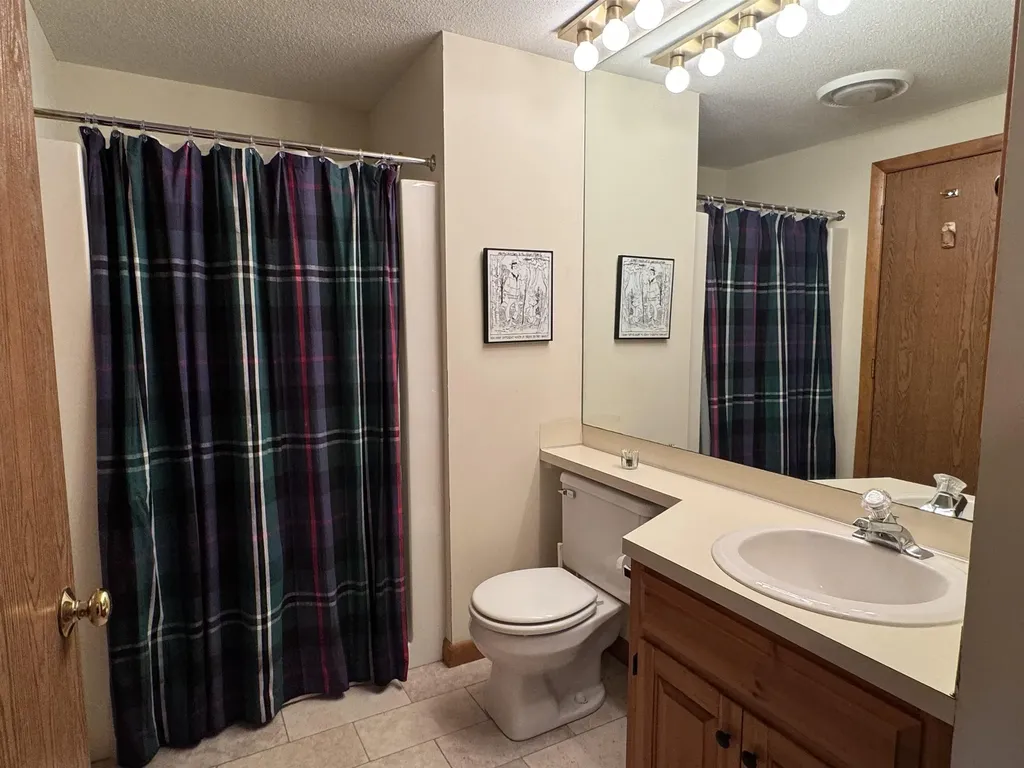 4 Pioneer Point Grantham NH 03753