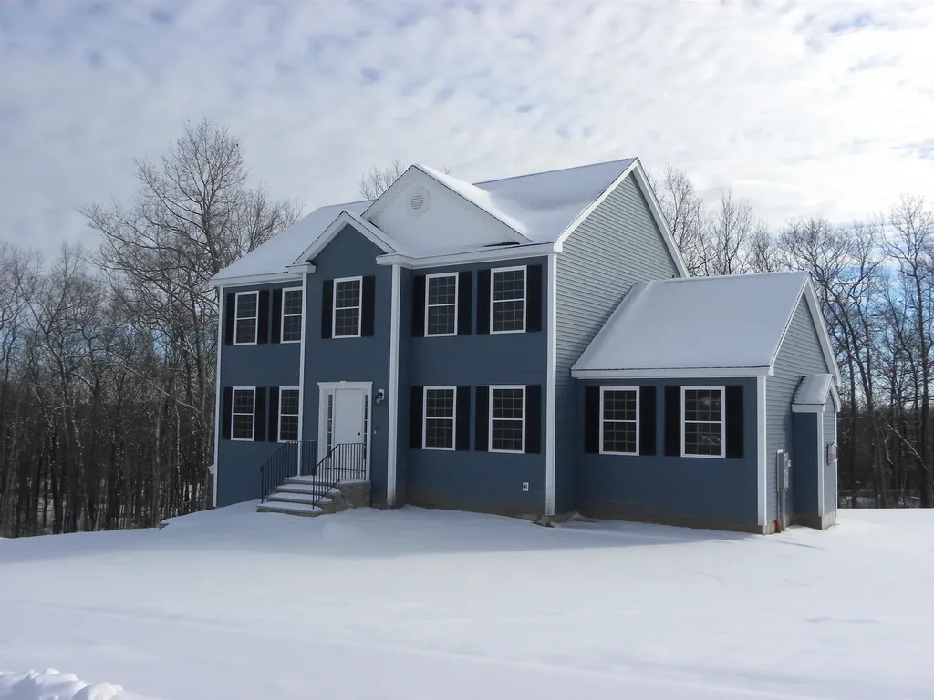 317 Karatzas Avenue Manchester NH 03104