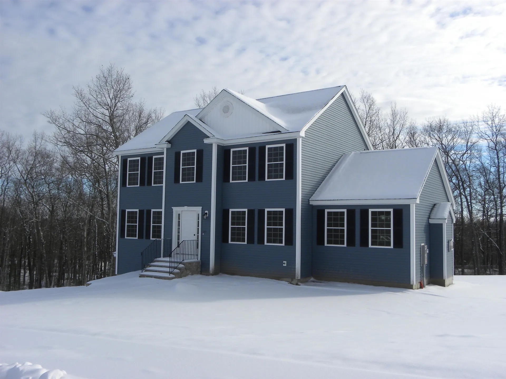 317 Karatzas Avenue Manchester NH 03104