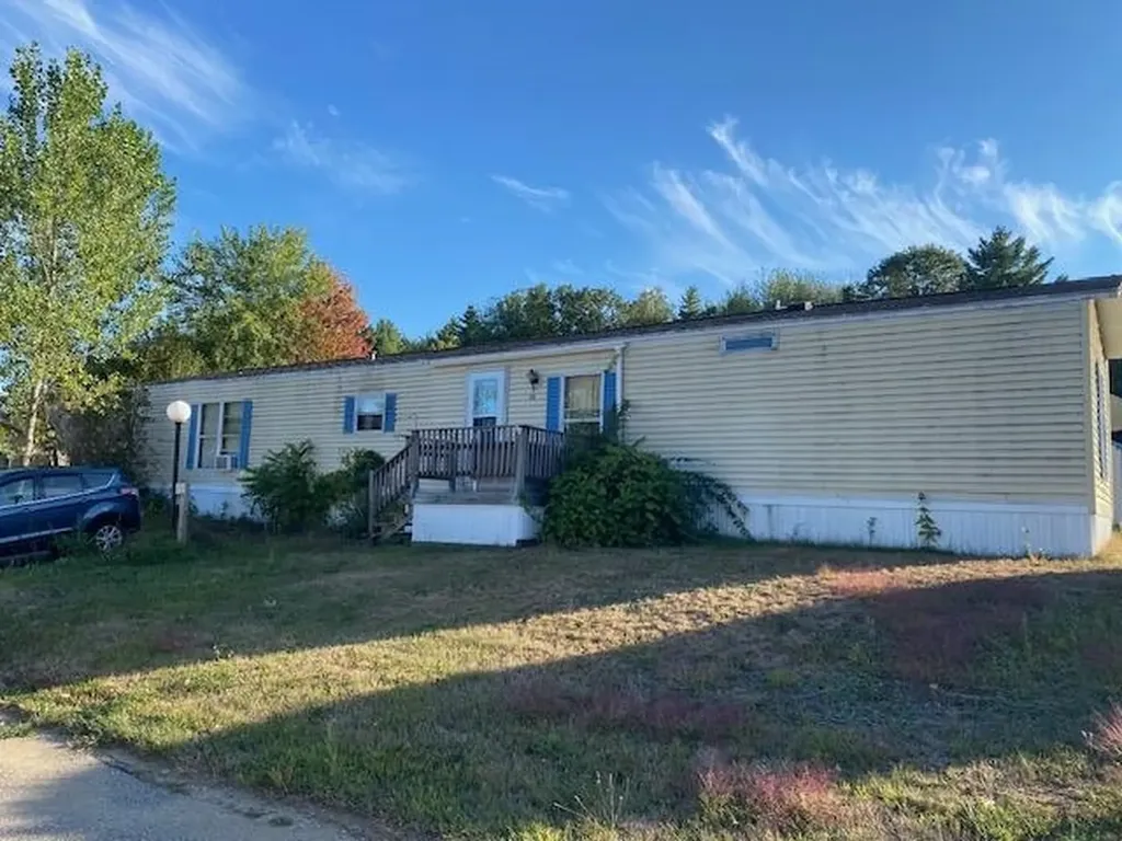 33 Cleo Circle Rochester NH 03868