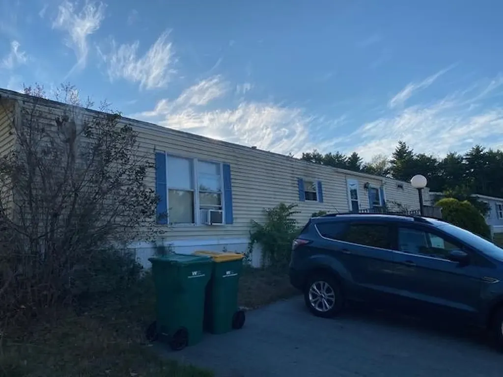 33 Cleo Circle Rochester NH 03868