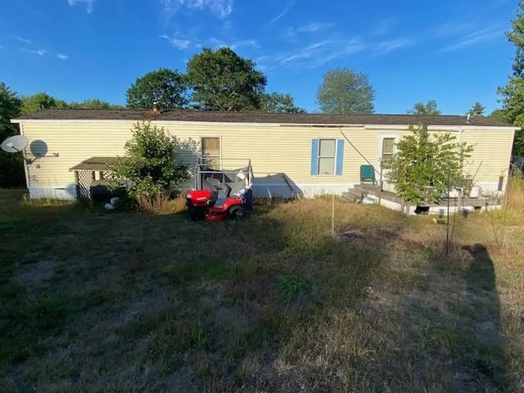 33 Cleo Circle Rochester NH 03868