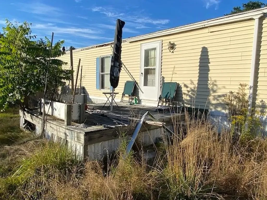 33 Cleo Circle Rochester NH 03868