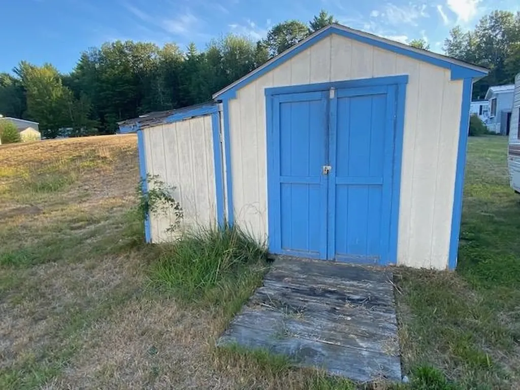 33 Cleo Circle Rochester NH 03868