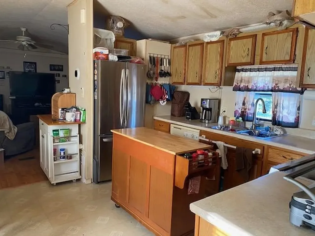 33 Cleo Circle Rochester NH 03868