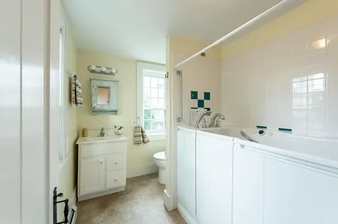 10 Maple Street Exeter NH 03833