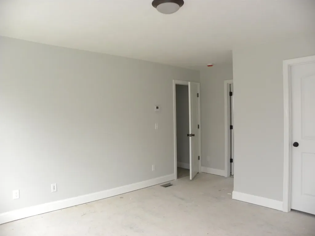 313 Karatzas Avenue Manchester NH 03104