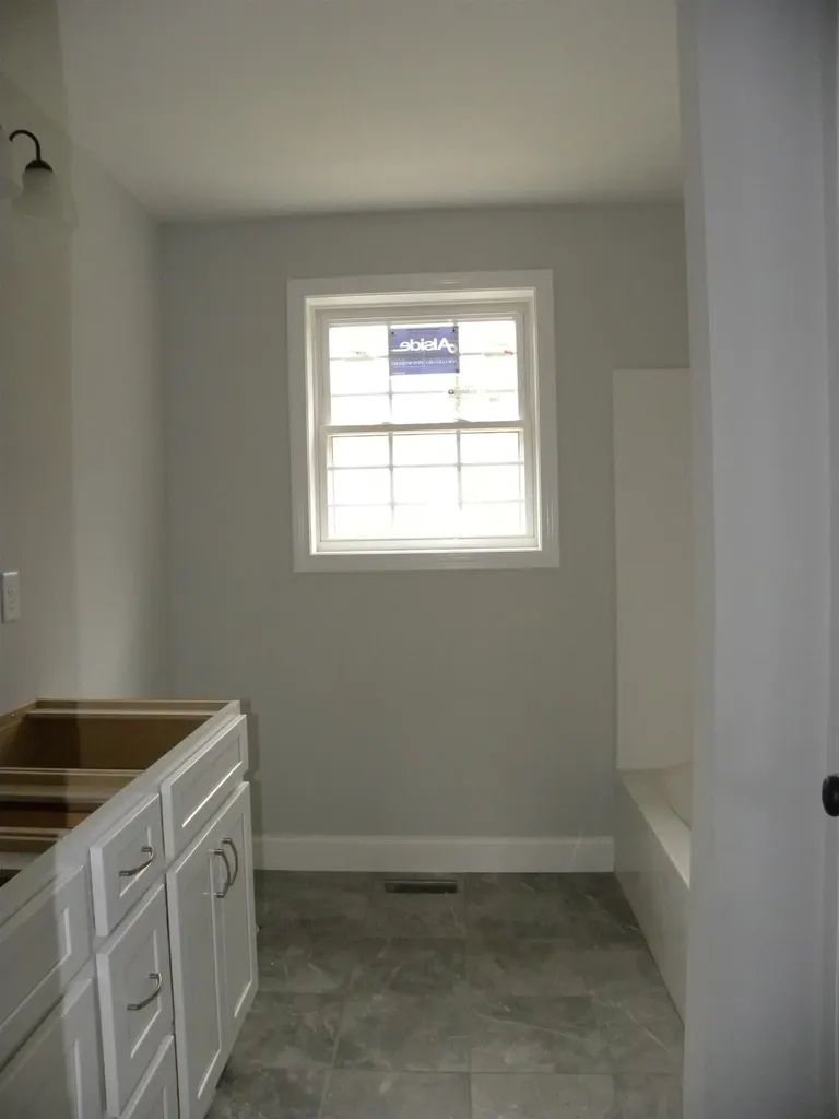 313 Karatzas Avenue Manchester NH 03104