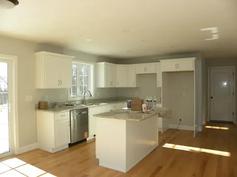 313 Karatzas Avenue Manchester NH 03104