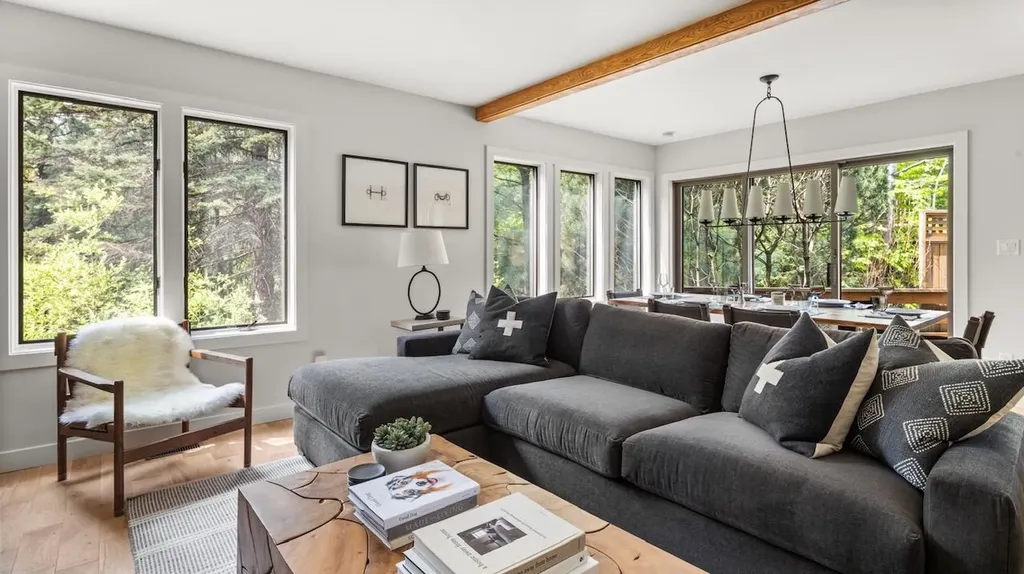 384 Topnotch Drive Stowe VT 05672