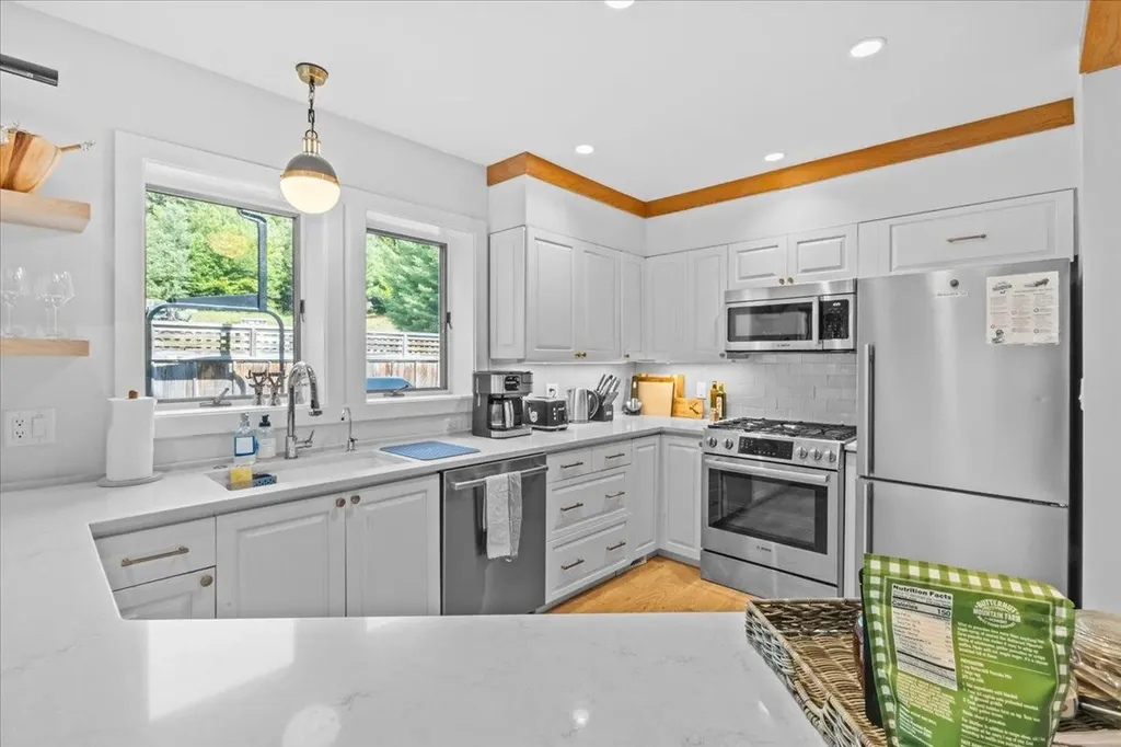 384 Topnotch Drive Stowe VT 05672