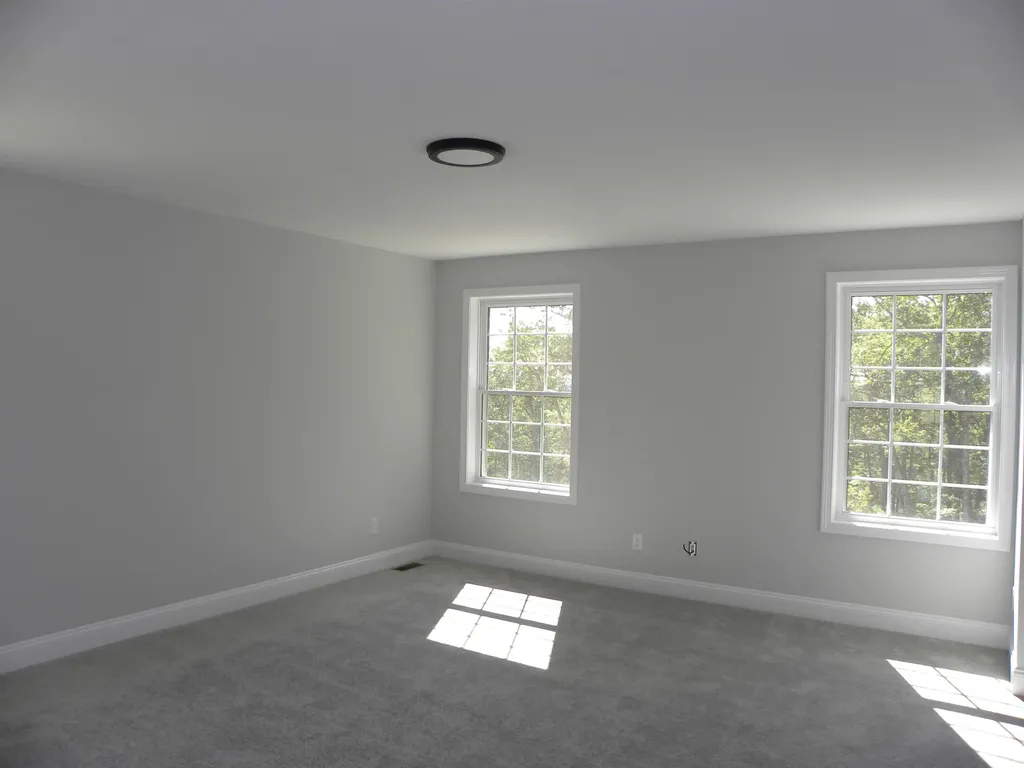 305 Karatzas Avenue Manchester NH 03104