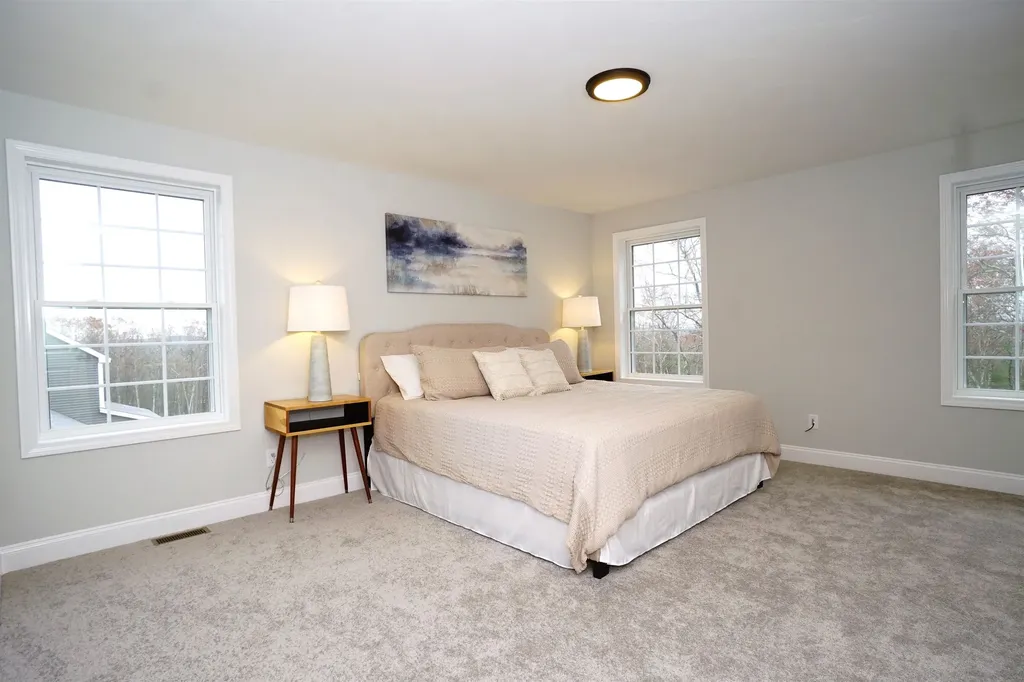 305 Karatzas Avenue Manchester NH 03104